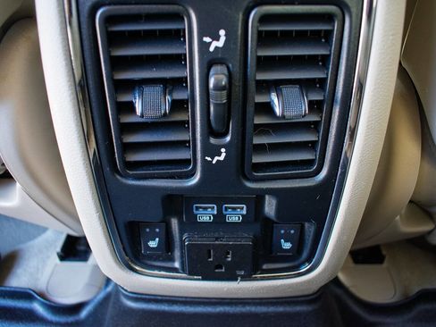 Used 2015 Jeep Grand Cherokee Overland image 34