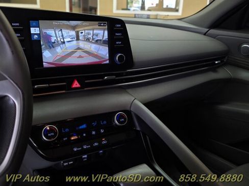 Used 2025 Hyundai Elantra Sport FWD image 21