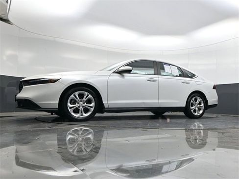Used 2023 Honda Accord LX image 31
