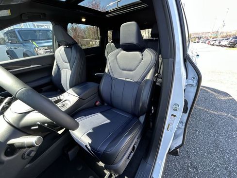 Certified 2026 INFINITI QX60 Sport w/ Dark Cargo Package image 15