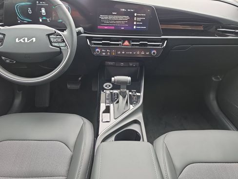 New 2026 Kia Niro EX FWD image 14