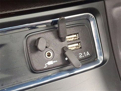 Used 2022 Subaru Ascent Limited w/ Technology Package image 25