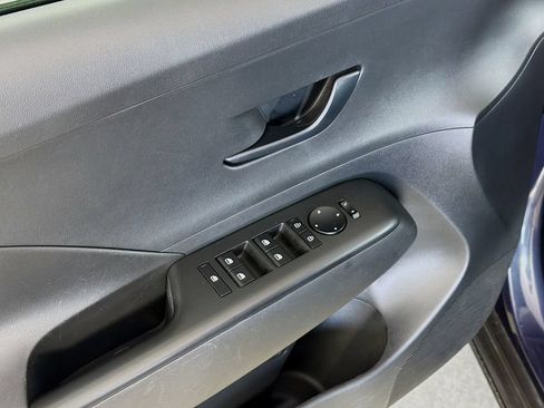 Used 2025 Hyundai Kona SEL FWD image 17