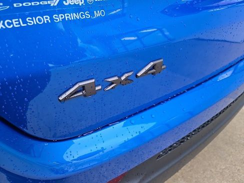 New 2026 Jeep Compass Latitude image 19