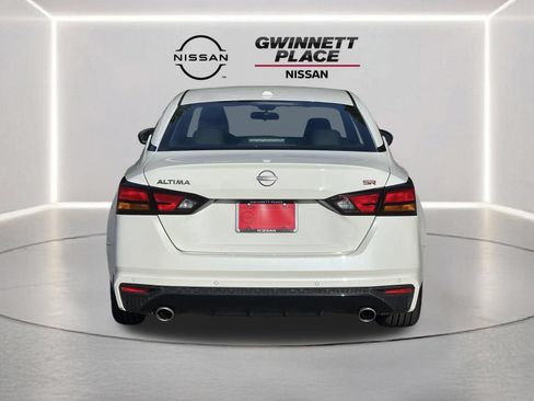 Used 2024 Nissan Altima 2.5 SR FWD image 23