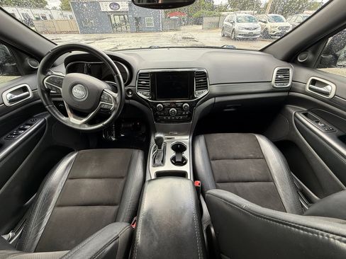 Used 2020 Jeep Grand Cherokee Altitude image 12