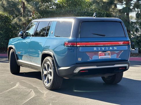 Used 2023 Rivian R1S Adventure image 4
