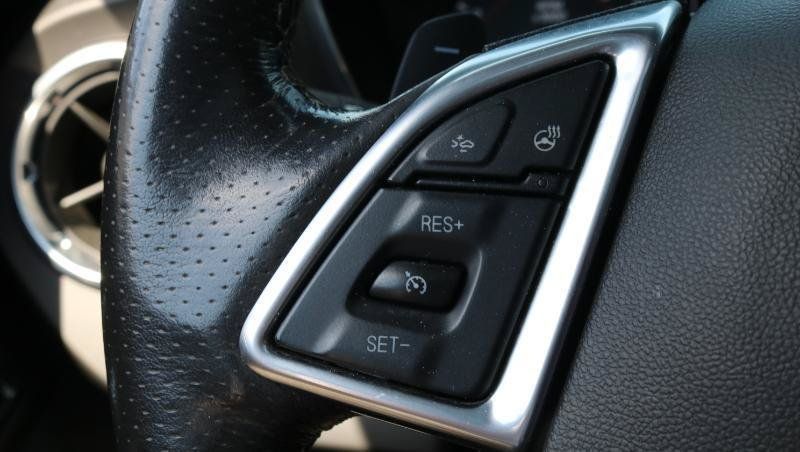 Used 2019 Chevrolet Camaro SS RWD image 8