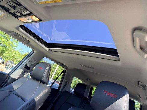 Used 2020 Toyota 4Runner TRD Off-Road Premium w/ Moonroof Package AWD/4WD image 27