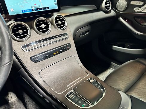 Used 2020 Mercedes-Benz GLC 300 4MATIC image 11