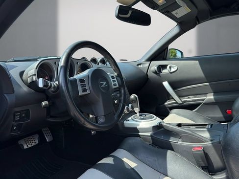 Used 2008 Nissan 350Z Enthusiast RWD image 11
