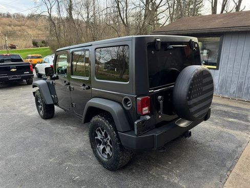 Used 2015 Jeep Wrangler Unlimited Rubicon w/ Connectivity Group image 6