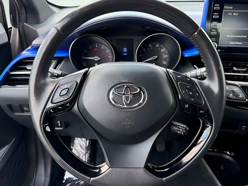 Used 2020 Toyota C-HR XLE FWD image 37