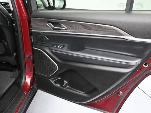 Used 2022 Jeep Grand Cherokee L Limited AWD/4WD image 13