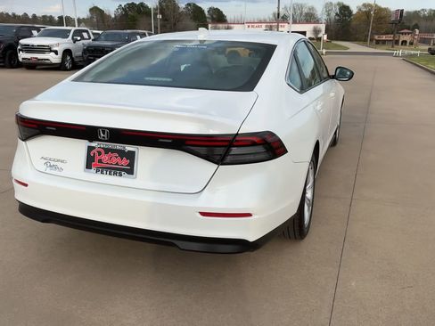 Used 2024 Honda Accord LX image 8