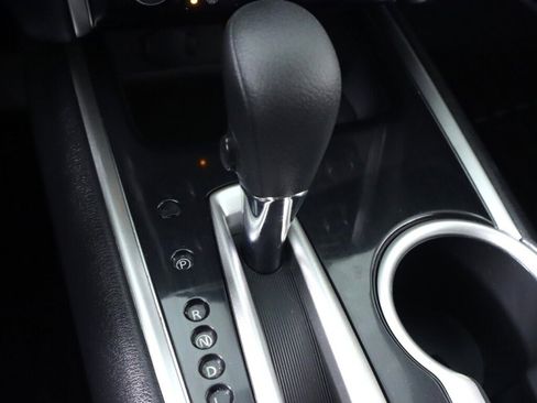 Used 2018 Nissan Pathfinder S image 27