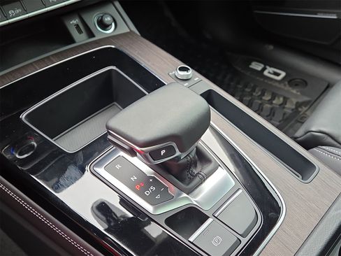 Certified 2025 Audi Q5 2.0T Premium Plus w/ Premium Plus Package image 22