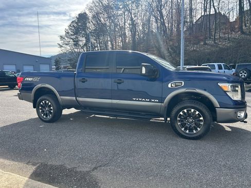 Used 2017 Nissan Titan PRO-4X image 2