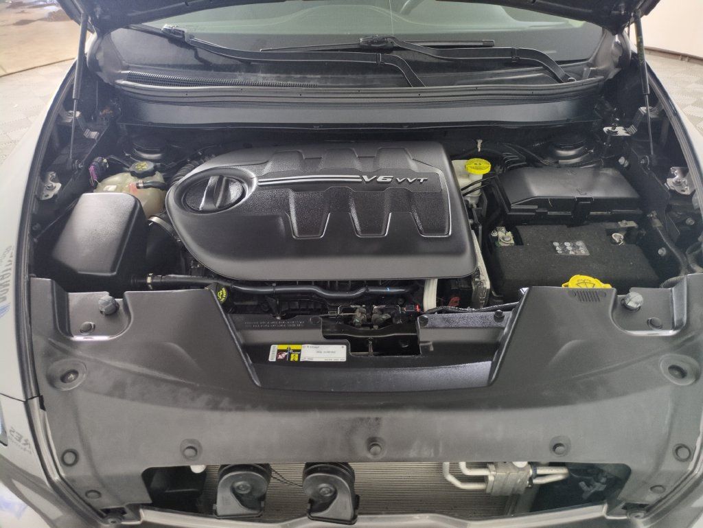 Used 2018 Jeep Cherokee Limited AWD/4WD image 26