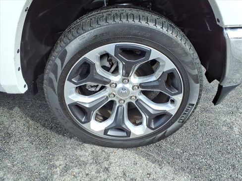 Used 2024 RAM 1500 Limited image 10