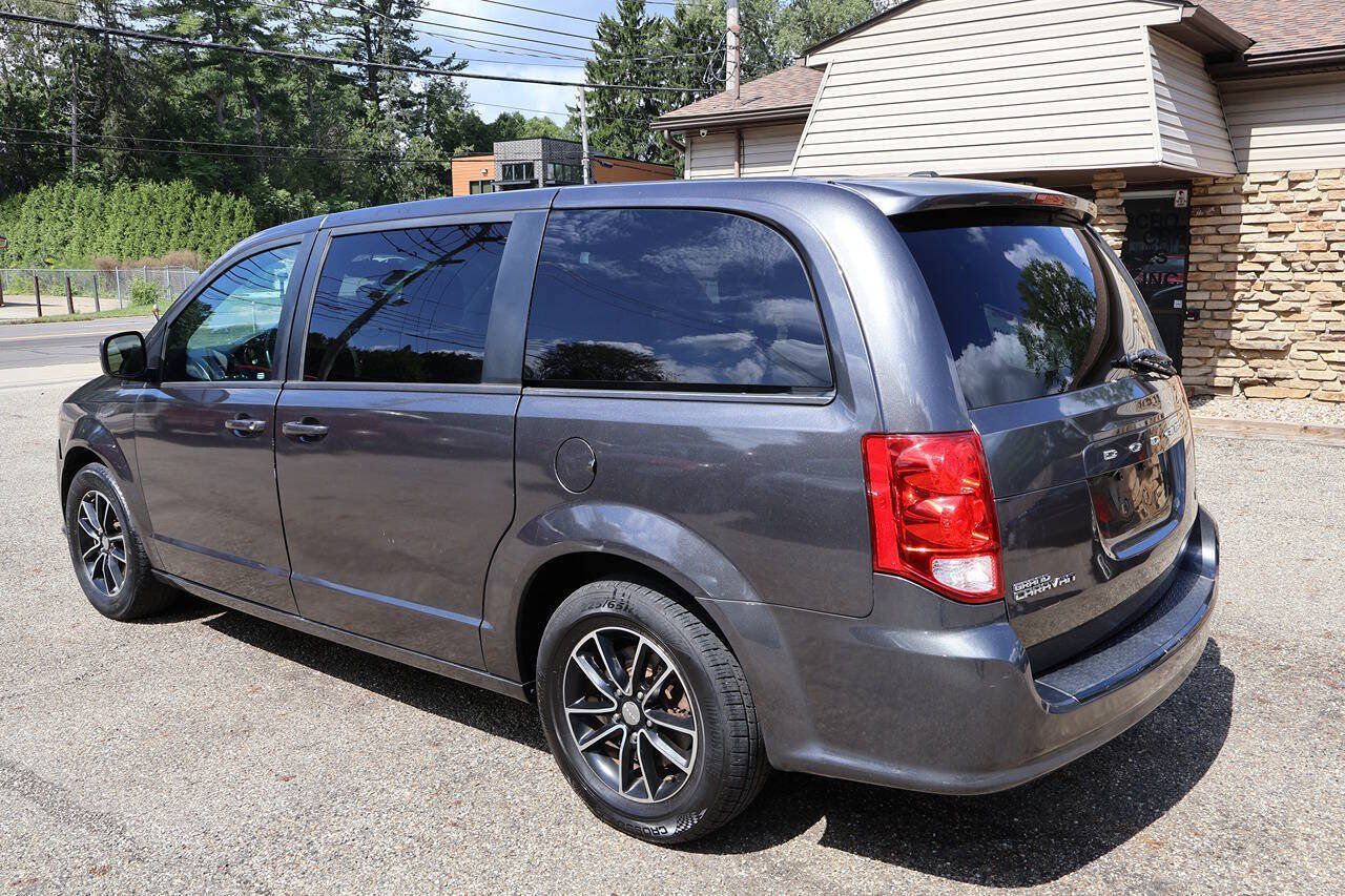 Used 2018 Dodge Grand Caravan SE FWD image 6