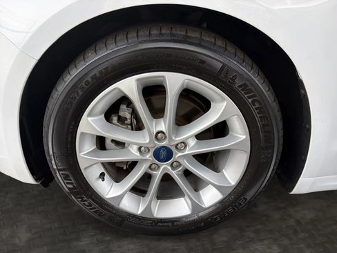 Used 2019 Ford Fusion SE FWD image 33