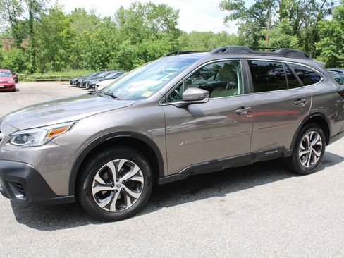 Used 2021 Subaru Outback Limited XT AWD/4WD image 13