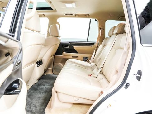 Used 2018 Lexus LX 570 4WD image 18