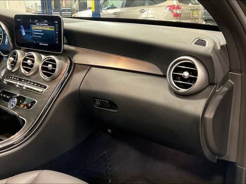 Used 2019 Mercedes-Benz C 300 4MATIC Sedan image 16