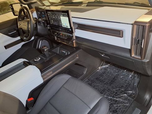 Used 2025 GMC Hummer EV 2X image 25