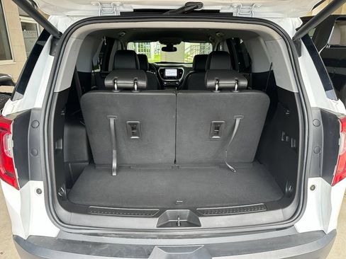 Used 2023 GMC Acadia SLT w/ Technology Package FWD image 33