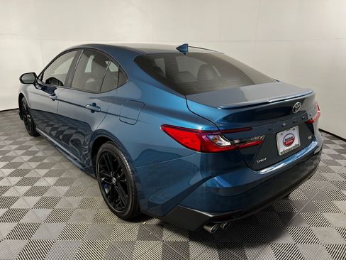 Used 2026 Toyota Camry SE w/ Multimedia Upgrade Package FWD image 7