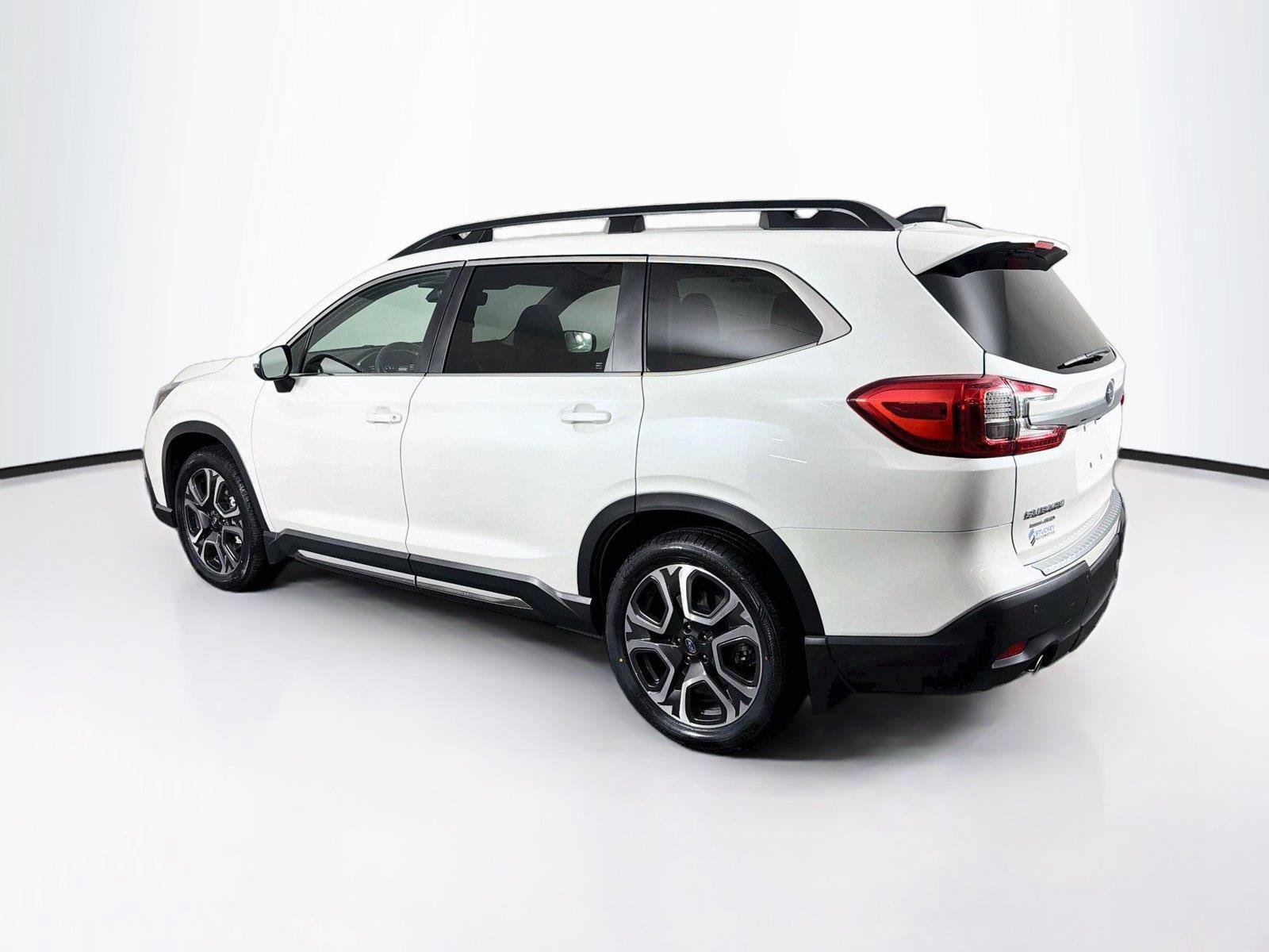 Used 2023 Subaru Ascent Limited AWD/4WD image 9