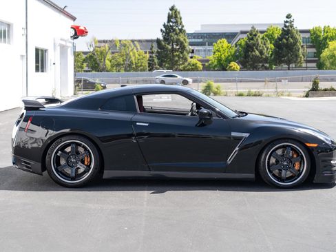 Used 2013 Nissan GT-R Black Edition AWD/4WD image 14