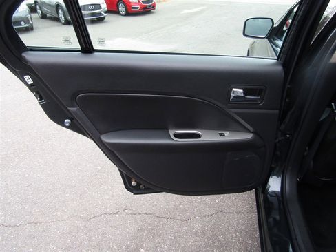 Used 2010 Ford Fusion SEL image 20