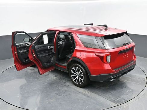 Used 2022 Ford Explorer ST image 30