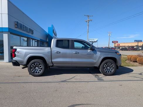 Used 2025 Chevrolet Colorado Z71 image 3