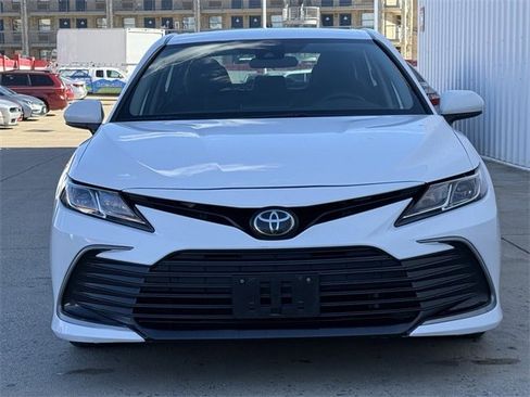 Used 2024 Toyota Camry LE image 7