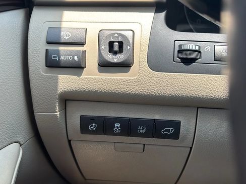 Used 2013 Lexus LX 570 4WD w/ Luxury Pkg image 15