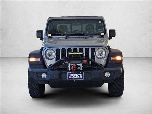 Used 2021 Jeep Gladiator Sport image 2