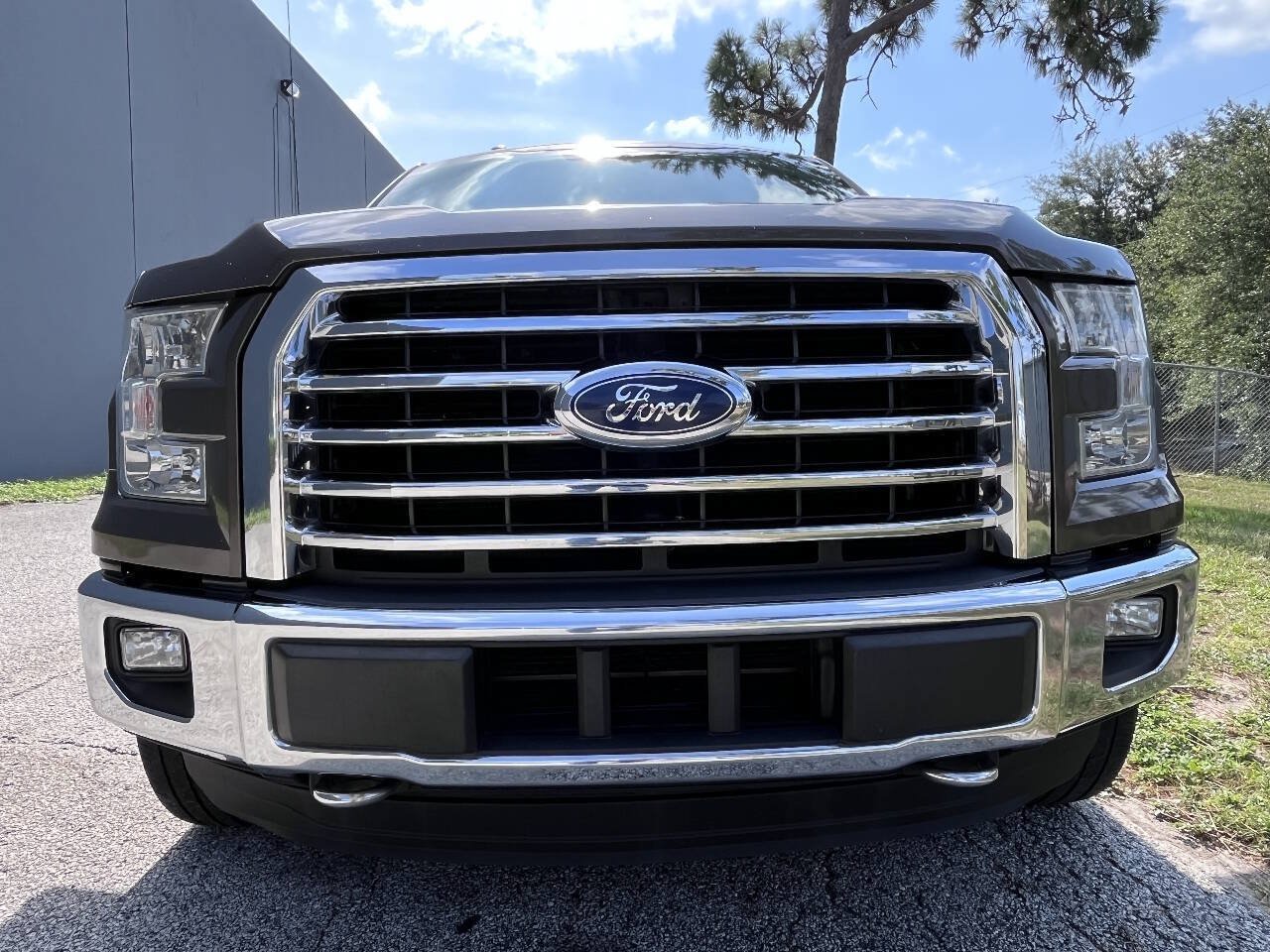Used 2015 Ford F150 XLT w/ Equipment Group 302A Luxury AWD/4WD image 18