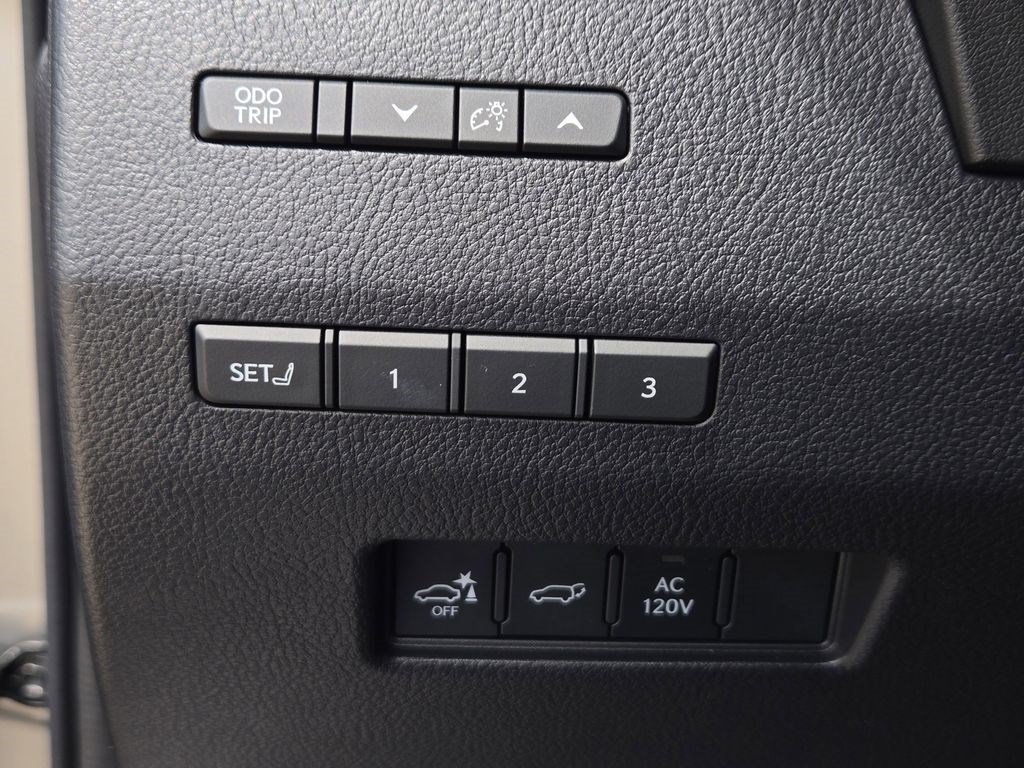 Used 2024 Lexus GX 550 AWD/4WD image 25