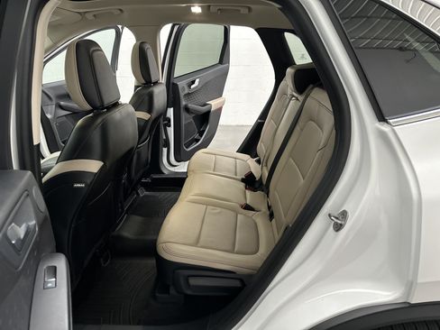 Used 2020 Ford Escape Titanium AWD/4WD image 24