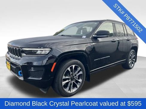 Used 2023 Jeep Grand Cherokee Overland w/ Luxury Tech Group IV image 3