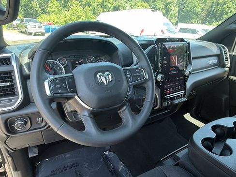 Used 2025 RAM 2500 Big Horn AWD/4WD image 25
