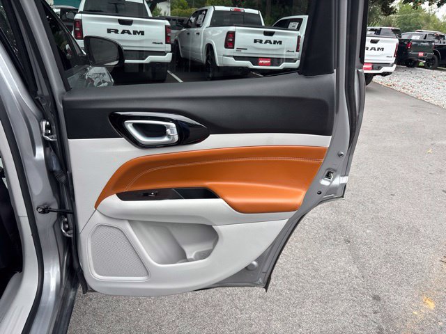 Used 2022 Jeep Compass Limited AWD/4WD image 12