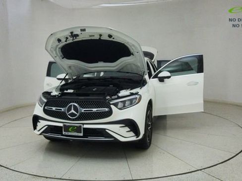 Used 2025 Mercedes-Benz GLC 300 4MATIC image 75