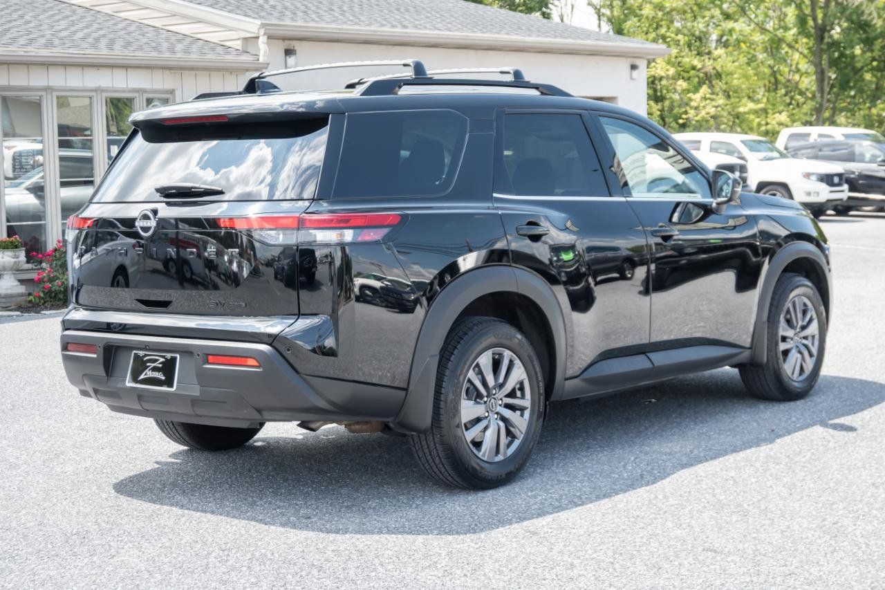 Used 2024 Nissan Pathfinder SV w/ Black Appearance Package AWD/4WD image 11