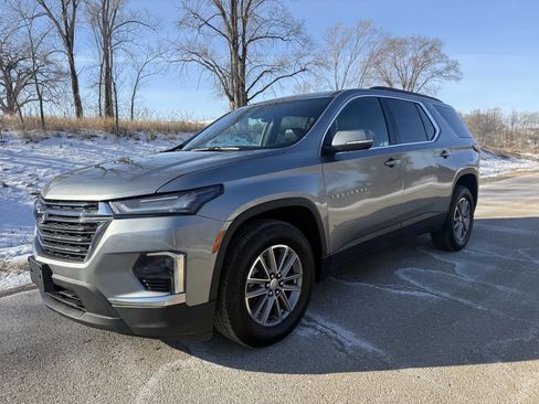 Used 2023 Chevrolet Traverse LT AWD/4WD image 2