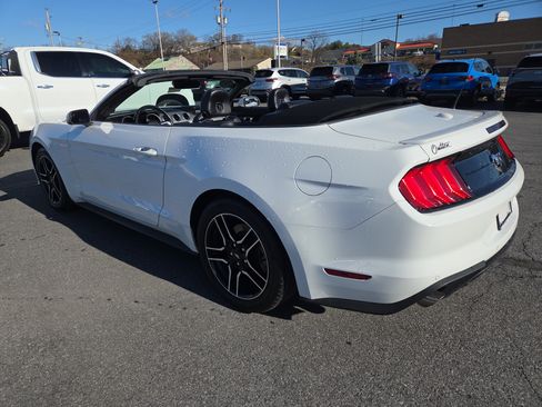 Used 2023 Ford Mustang Premium image 5